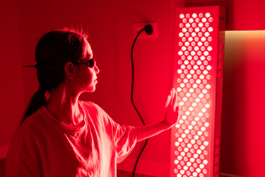 GettyImages-2193397808 Reg-Light Therapy GettyImages-2193397808 Reg-Light Therapy
