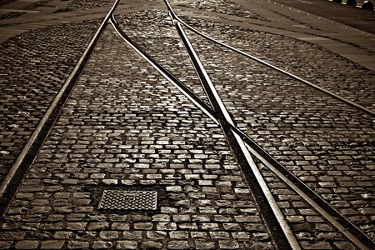 Train-Tracks-Converge-iStock-178784265 Train-Tracks-Converge-iStock-178784265