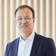 Peter Soelkner, Managing Director, Vetter Pharma International GmbH