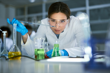 medical research, female chemist-GettyImages-2188863668 medical research, female chemist-GettyImages-2188863668