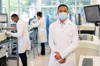 GettyImages-1371705046-lab-scientist-team