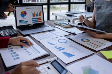 planning analyzing, business plan investment, Consultant, finance analysis-GettyImages-1868740441 planning analyzing, business plan investment, Consultant, finance analysis-GettyImages-1868740441