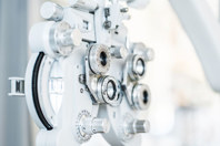 GettyImages-1483234004-opthalmology-machine-eye-exam