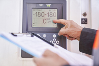 shipping temperature controlled-GettyImages-1387193042