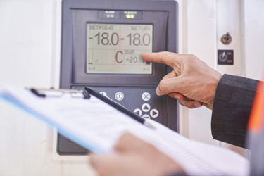 shipping temperature controlled-GettyImages-1387193042 shipping temperature controlled-GettyImages-1387193042