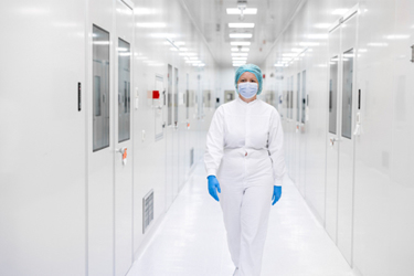 GettyImages-1405217456-cleanroom-lab