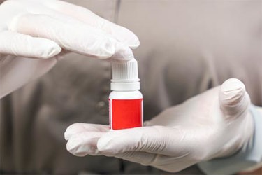 GettyImages-2156955004-white-gloves-with-eye-drops-medicine GettyImages-2156955004-white-gloves-with-eye-drops-medicine