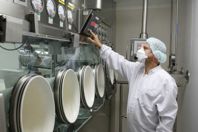 GettyImages-186750891-Isolator