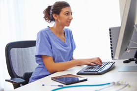 GettyImages-489341888 nurse clinical docs