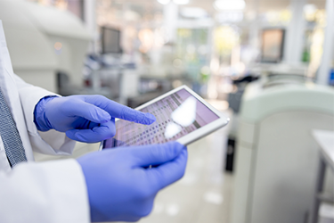 GettyImages-1938555153 tablet, lab GettyImages-1938555153 tablet, lab