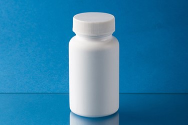 Pill bottle plain white 450x300