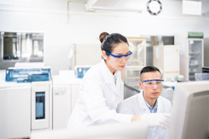 Commercial Alerts: Now Available With EHR, Claims And Prescription Data GettyImages-1180581753-scientists-lab-monitoring-computer-laboratory