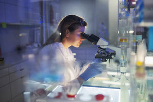 scientist laboratory microscope-GettyImages-1253518521