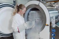 Optimize The Freezing Process With A Liquid Nitrogen Freezer Removing frozen single use bags