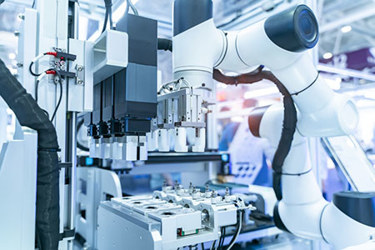 robot-arm-disposable-filters-GettyImages-1395524709