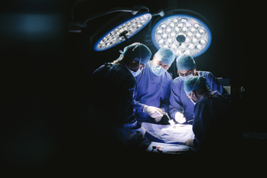 GettyImages-821967222 Surgical Lighting