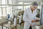 GettyImages-1572385009 production, facility, manufacturing, pharma