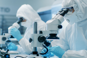 Peptide Development Strategies GettyImages-899692870-lab-cleanroom-research-microscope