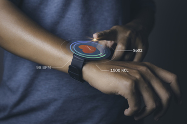 Man using smartwatch-GettyImages-1499617777 Man using smartwatch-GettyImages-1499617777