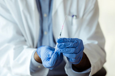 autoinjectables-clinical-GettyImages-2197657107 autoinjectables-clinical-GettyImages-2197657107