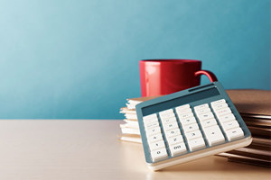GettyImages-1034029812-casual-calculator-calculate