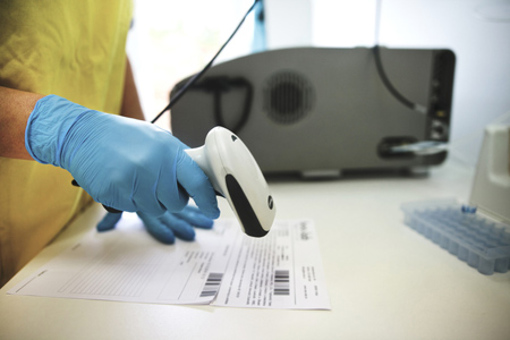 nurse scanning barcode-GettyImages-618647626