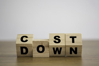 Prevent Costly Bag Leaks In Single-Use Manufacturing reduce cost cut cost GettyImages-1255413806