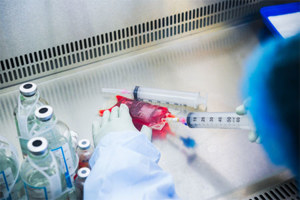 Single-Use Solutions: Biological Fluid Management GettyImages-2213666852-fluid-handling-laboratory-syringe-gloves