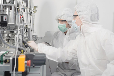 GettyImages-1344379591-cleanroom-process-intensification GettyImages-1344379591-cleanroom-process-intensification