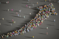 GettyImages-1362711093-growing-arrow-people-group