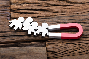 A New Story To Recruit Field Service Technicians And Engineers Recruitment-Magnet-People-iStock-922106872