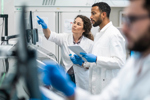 Demonstrating Key Processes Of The T Cell Therapy Workflow In Chemically Defined Media GettyImages-2174865889 lab, research