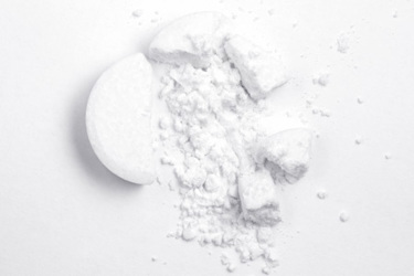 GettyImages-181879520-crushed-tablet-powder
