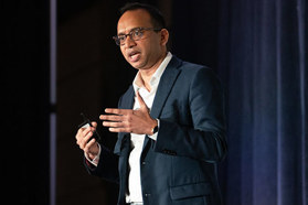 Gaurav speaking at DPHARM 2025_450x300