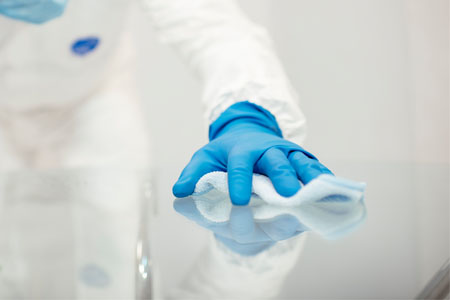 How To Wipe A Cleanroom Surface - Proper Wiping Technique - Blue Thunder  Technologies