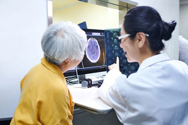 alzheimers-patient-GettyImages-2182295717 alzheimers-patient-GettyImages-2182295717