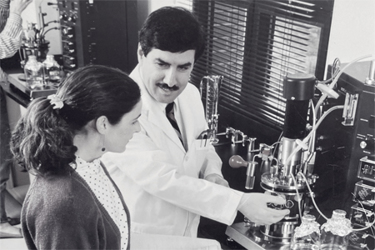 Kamal Rashid bioreactor in lab