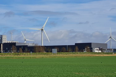 Wind turbines at the SGD Pharma plant