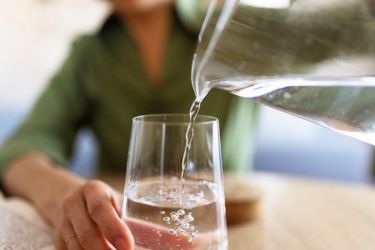 GettyImages-2076674731 drinking water GettyImages-2076674731 drinking water