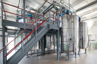 The Role Of Aeration In Optimal Yeast And Enzyme Production Food mixing prep system iStock-865597016