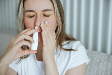 Nasal spray, allerfies, common cold-GettyImages-2147519597 Nasal spray, allerfies, common cold-GettyImages-2147519597