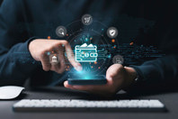 GettyImages-2143222204-digital-wallet-pay-money-reimburse