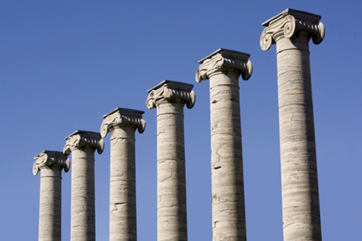 Classic columns-GettyImages-106562799