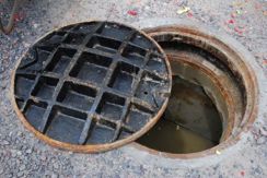 GettyImages-116849702 open manhole