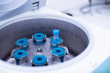 GettyImages-1425355912-laboratory-centrifuge-vial-samples GettyImages-1425355912-laboratory-centrifuge-vial-samples