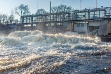 GettyImages-1289062370 water flushing GettyImages-1289062370 water flushing