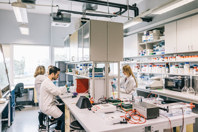 GettyImages-1327977864-lab-science