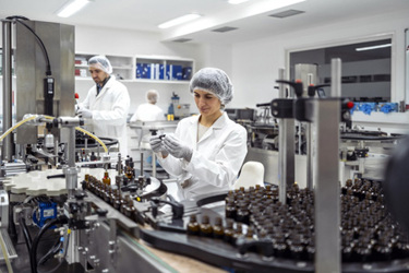 Lab worker, modern laboratory-GettyImages-2215843093