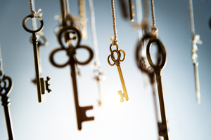Vintage door keys-GettyImages-2225311044