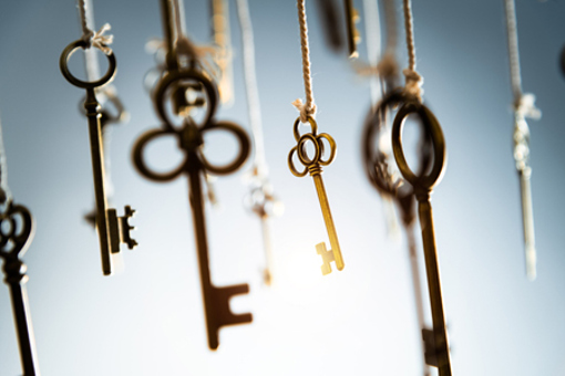 Vintage door keys-GettyImages-2225311044
